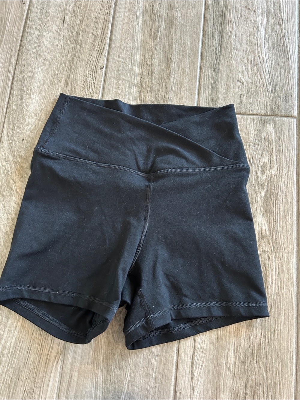 Fleo Black High-Waist Bike Shorts with Crossover Waistband